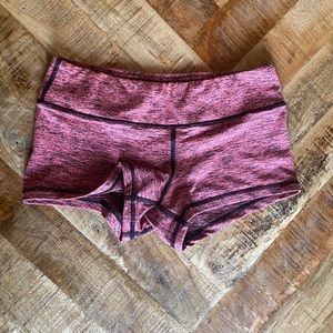Rosé Fleo Shorts - size small